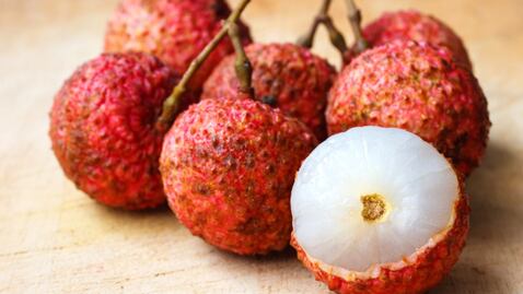 Estos son los beneficios de comer lichis en época de invierno