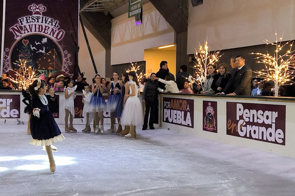 En Puebla hay pistas de hielo ideales para visitar esta temporada | Foto: EsImagen