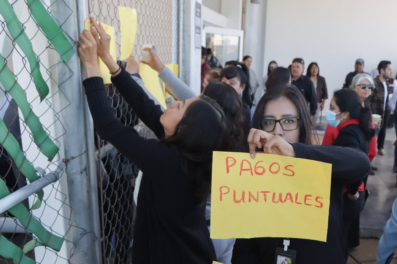 Segundo día de paro laboral en el Poder Judicial de Puebla; la entrada ...