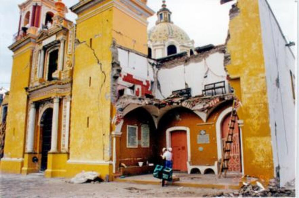 Sismos han afectado al estado de Puebla con devastación y muerte | Foto: Centro Nacional de Prevención de Desastres / sismo de Tehuacán 1999