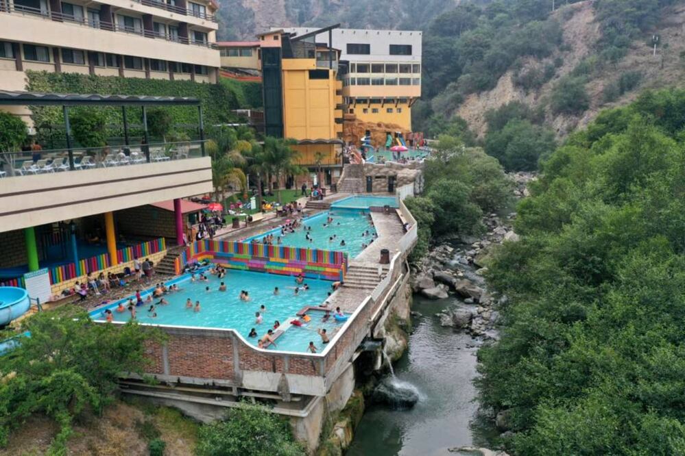 Las aguas termales del Pueblo Mágico de Chignahuapan no tienen un costo elevado | EsImagen