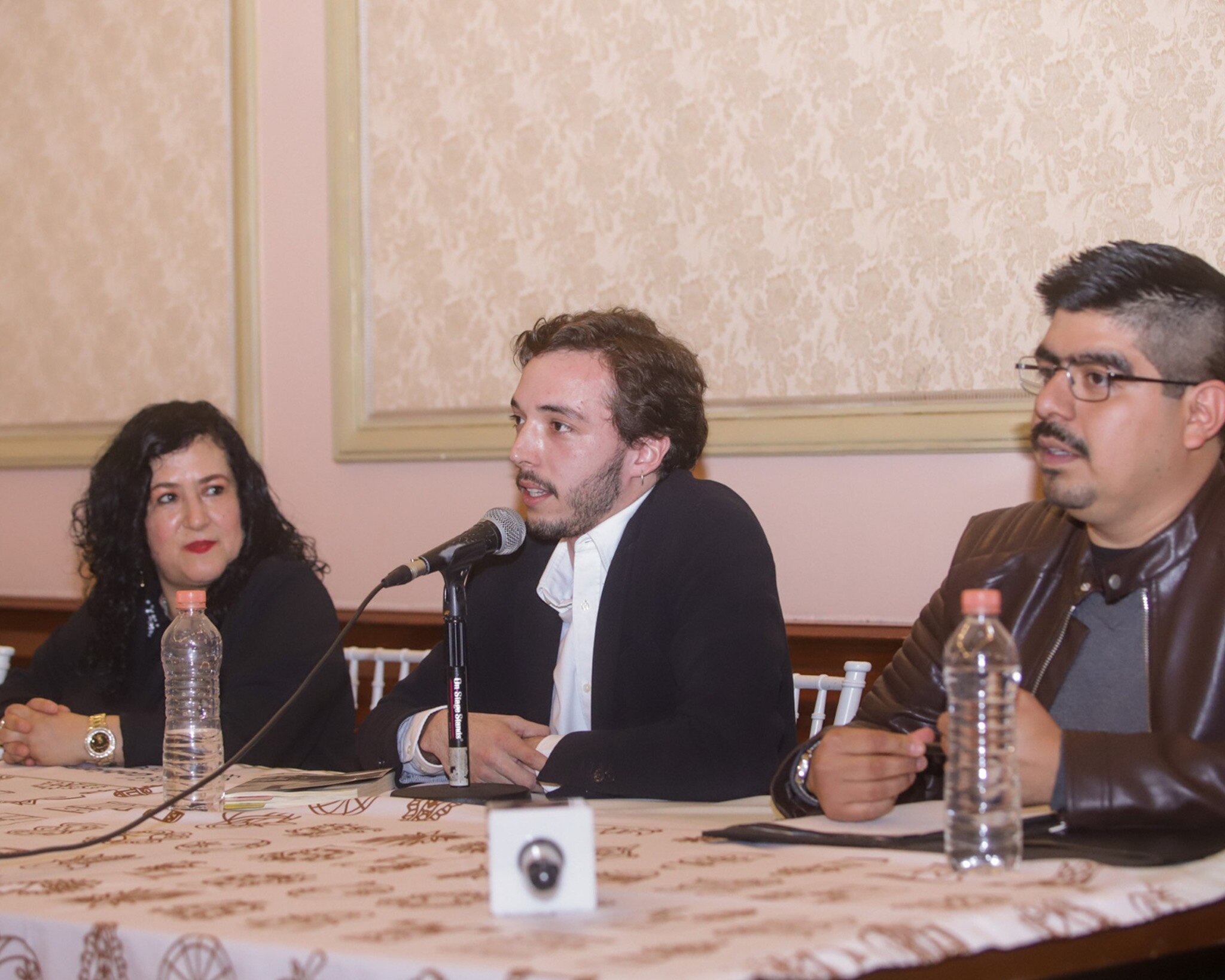 Carlos Alejandro presenta su novela “Rosario” en Puebla