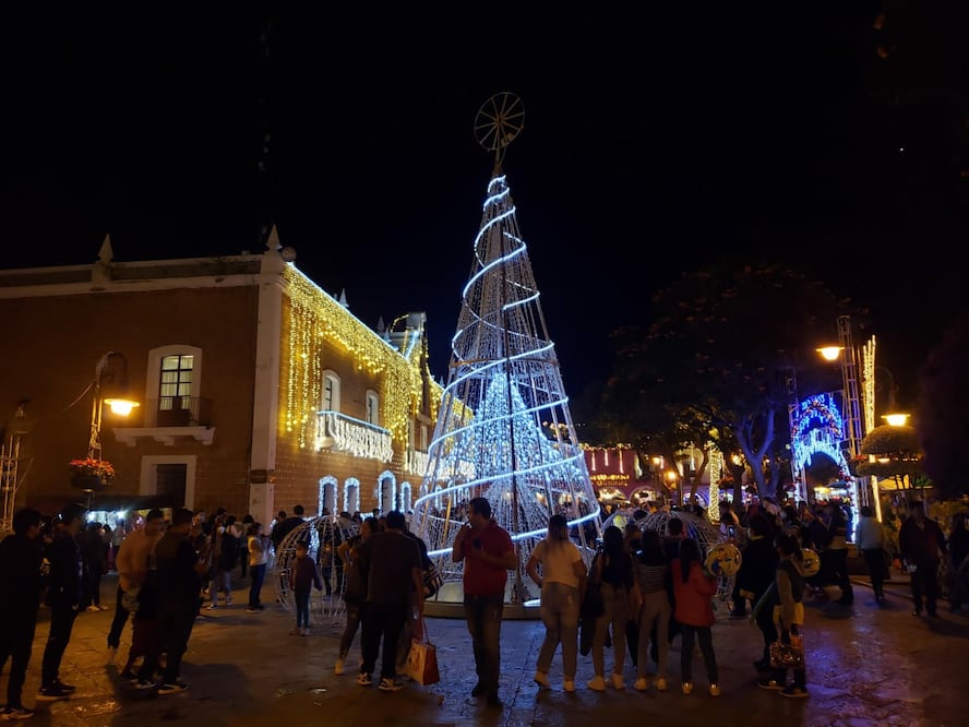 La Villa Iluminada 2023 ya está casi lista para llenar de magia al Pueblo Mágico de Atlixco | Foto: Agencia Es Imagen para El Universal Puebla