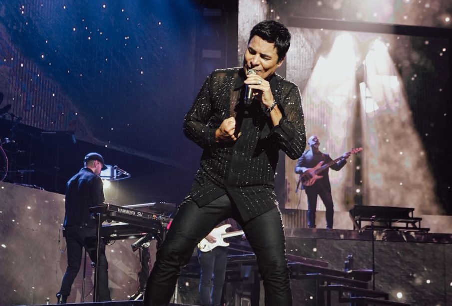 Los fans pueden anticipar noches repletas de música, baile y el inconfundible carisma de Chayanne, quien seguramente hará vibrar a todos con su energía contagiosa. ¡No querrán perderse esta experiencia única!


Foto: Producción El Universal Puebla