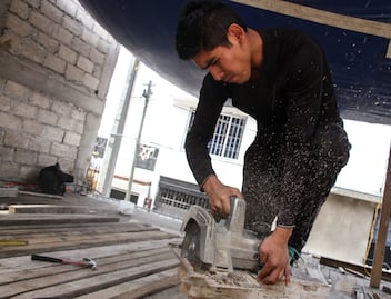 Industria y servicios arrastraron a la economía mexicana al cierre de 2022: INEGI