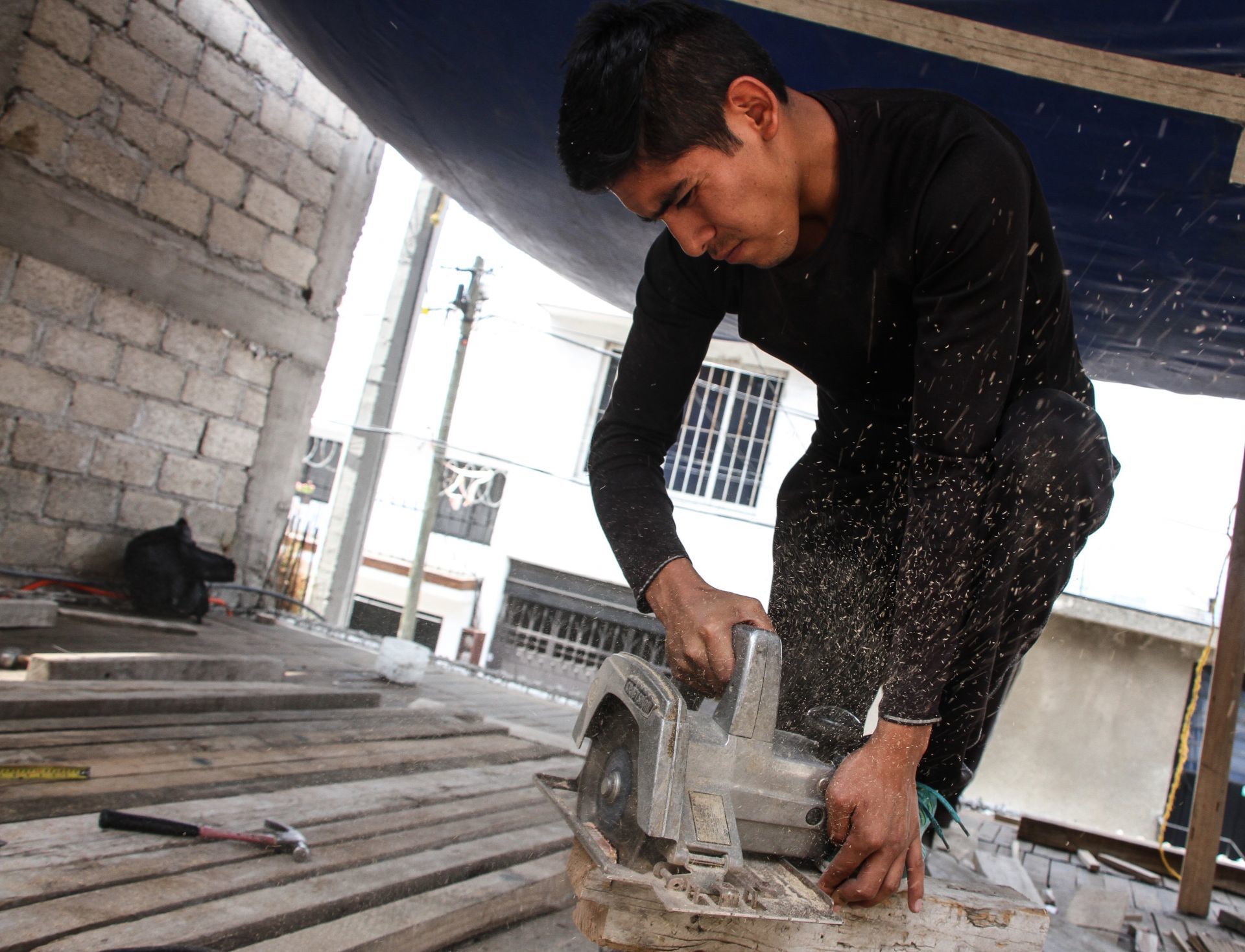 Industria y servicios arrastraron a la economía mexicana al cierre de 2022: INEGI