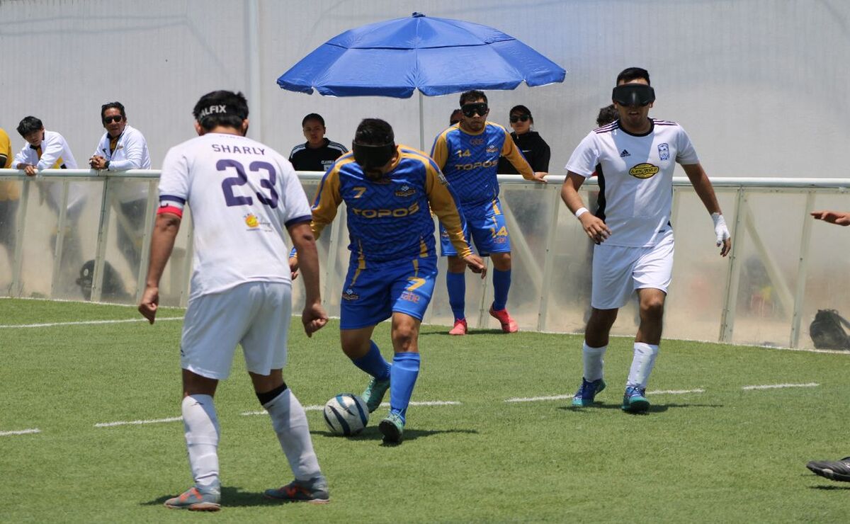 Puebla juega semifinal nacional de Fútbol 5 para débiles visuales