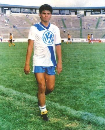 Luis García y 10 futbolistas más que jugaron en Puebla y Chivas