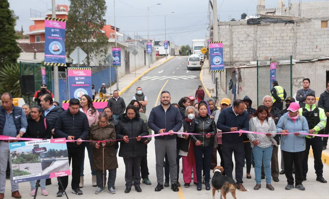Adán Domínguez entregó la rehabilitación del puente vehicular calle Puebla | Foto: Ayuntamiento de Puebla