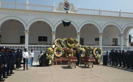 Realizan homenaje póstumo al director de Seguridad Pública de Acatlán y a su esposa