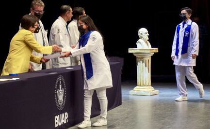 Licenciatura de Medicina de la BUAP se gradúa.
