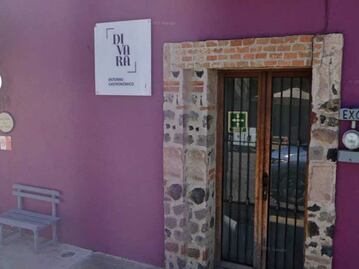 Roban cinco vehículos en Divará de Cholula