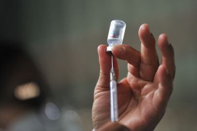 Segunda dosis de AstraZeneca para 40 y más se aplicará en septiembre en la capital