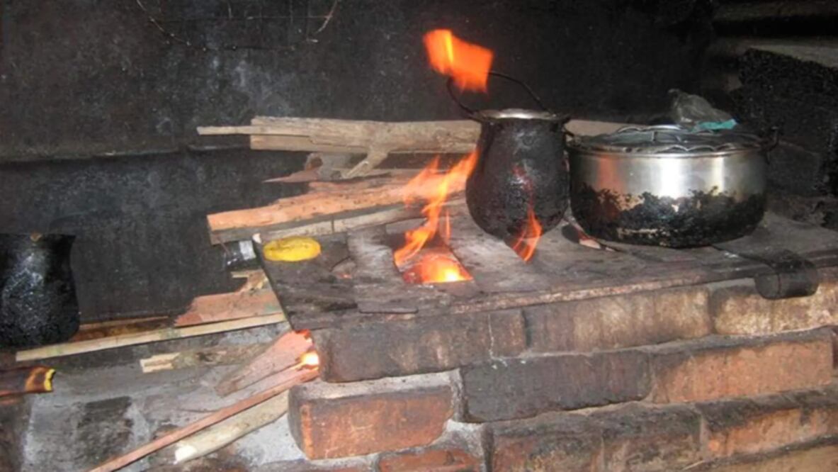 En caso de que sea indispensable su uso, la dependencia recomendó que estos dispositivos se coloquen en lugares bien ventilados y se apaguen antes de dormir, con el fin de reducir los riesgos de intoxicación por monóxido de carbono.

Foto: Producción El Universal Puebla