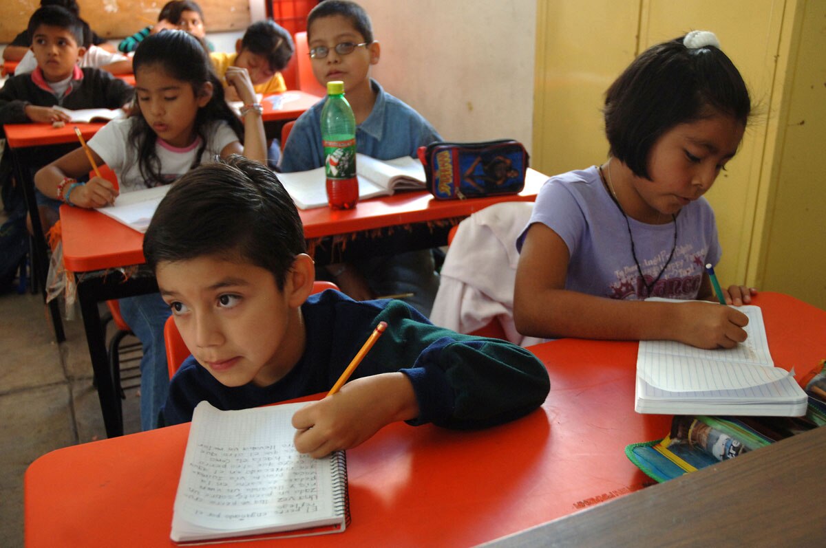 Desde el inicio de la administración del presidente Andrés Manuel López Obrador, se han otorgado becas a 23.37 millones de estudiantes en todos los niveles educativos, con una inversión histórica superior a los 404 mil millones de pesos. 

Foto: Producción El Universal Puebla