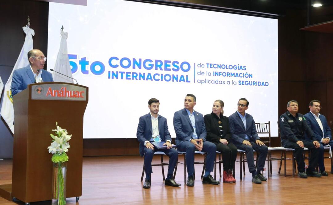 El secretario de Gobernación, Samuel Aguilar Pala inauguró el 5o Congreso Internacional de Tecnologías de la Información Aplicadas a la Seguridad | Foto: Gobierno de Puebla.