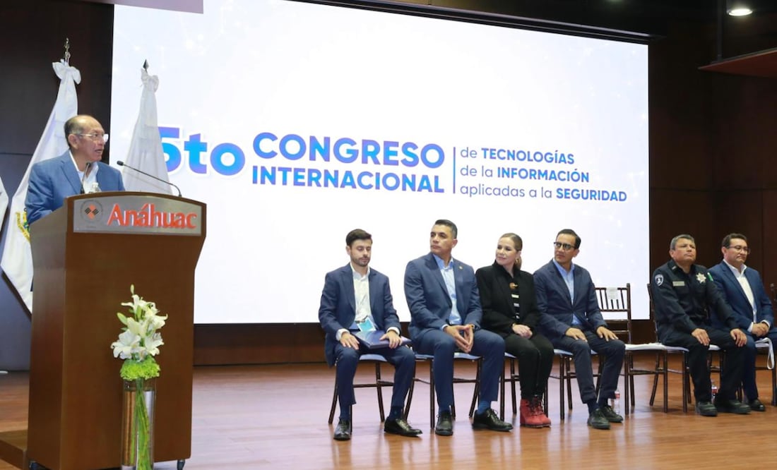 El secretario de Gobernación, Samuel Aguilar Pala inauguró el 5o Congreso Internacional de Tecnologías de la Información Aplicadas a la Seguridad | Foto: Gobierno de Puebla.