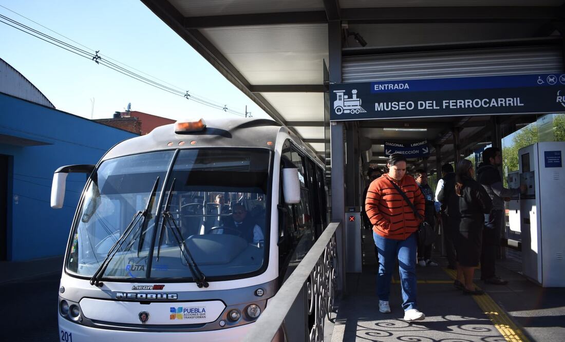 Línea 4 de la RUTA será el tema que abordará AMLO con el gobernador de Puebla | Foto: Agencia Es Imagen para El Universal Puebla