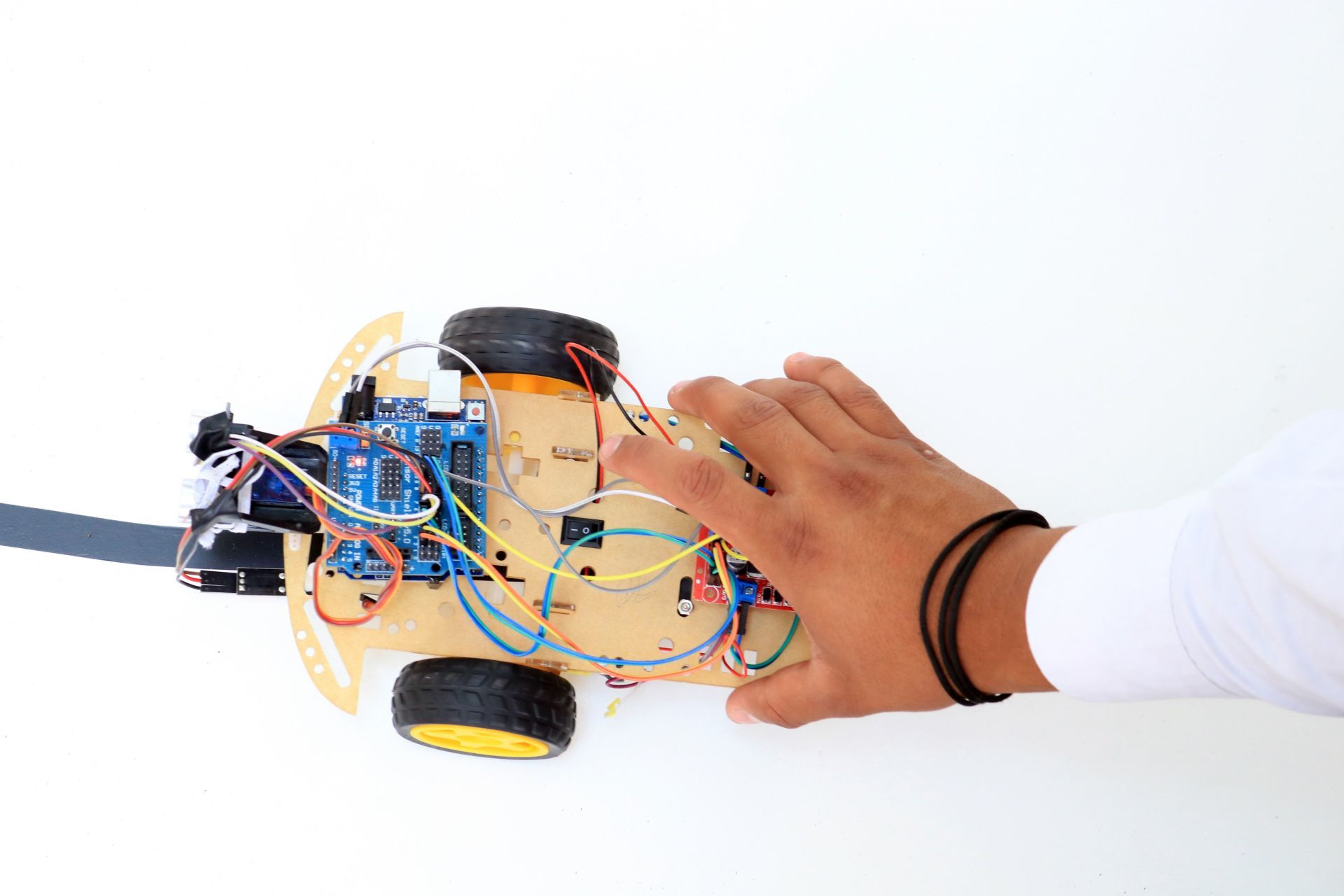 Curso de Electrónica y Robótica. Foto: Cuartoscuro