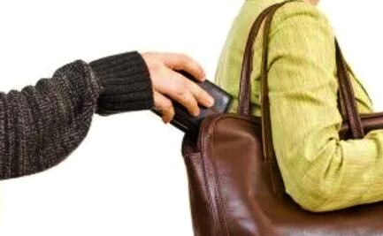 Así puedes detectar a un carterista en el micro