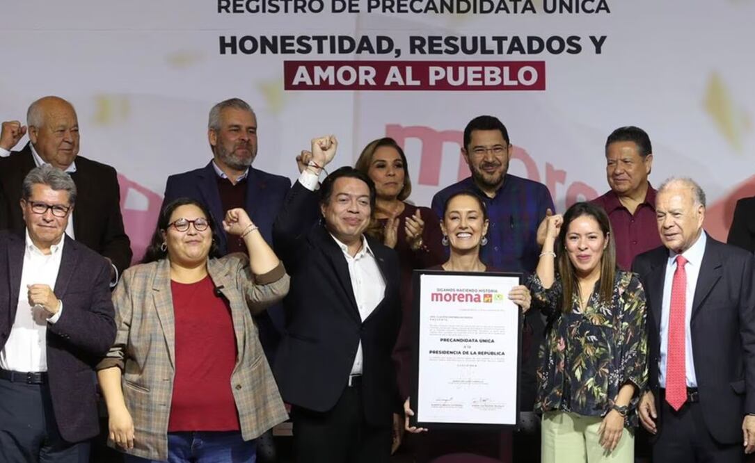 Sheinbaum fue arropada por los gobernadores de Morena y coordinadores estatales de las nueve gubernaturas donde habrá elecciones en el siguiente año. Foto: Berenice Fregoso / EL UNIVERSAL