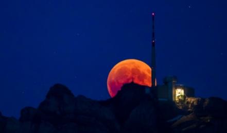 Eclipse. Trifecta de "superluna roja" no ocurría desde hace unos seis años
