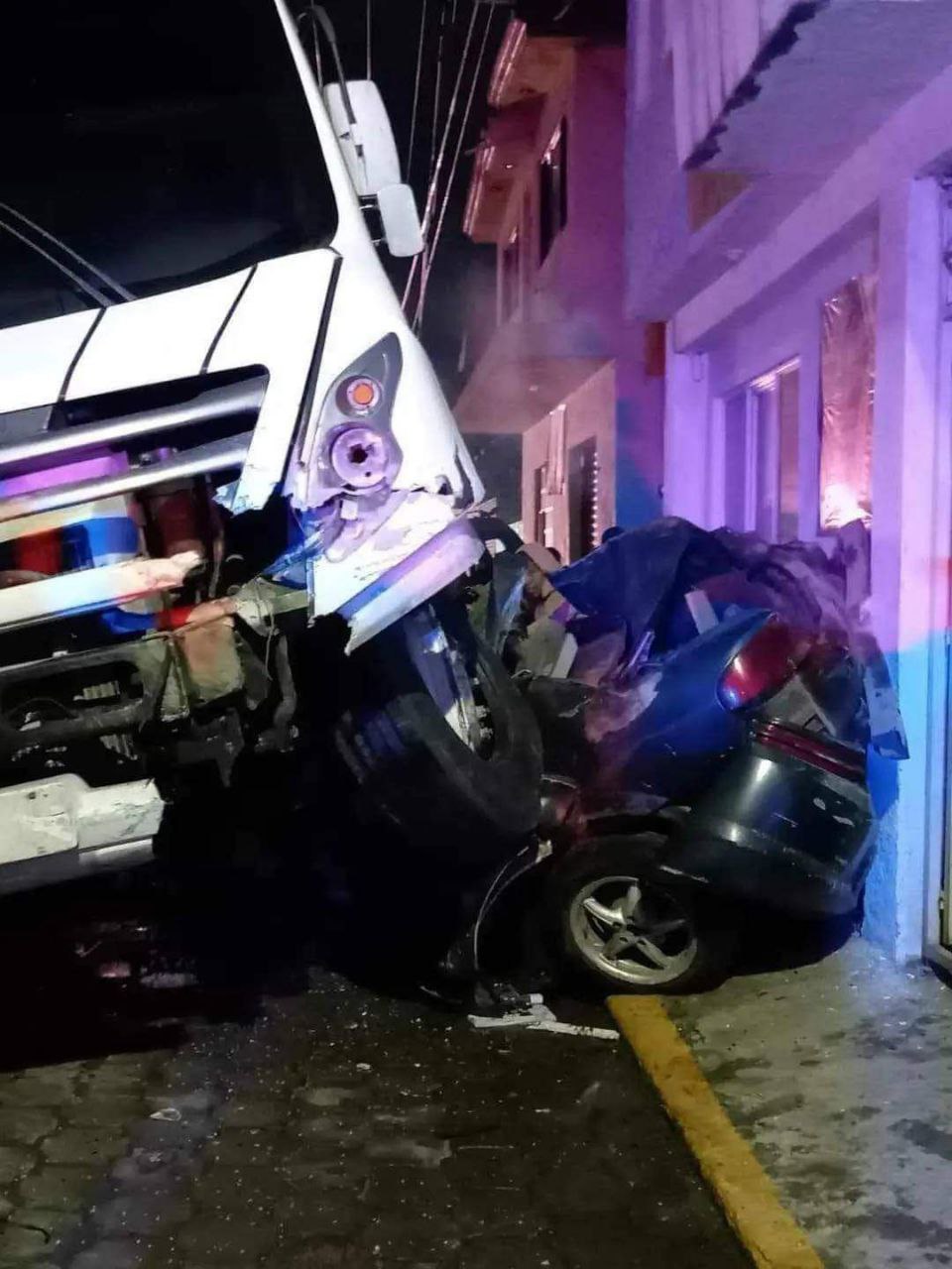 El conductor de una empresa de transporte de personal iba en estado de ebriedad | PC Puebla