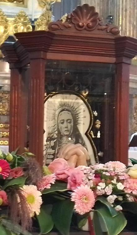 ¿Por qué la imagen de la Virgen de la Soledad participa en la Procesión de Viernes Santo?