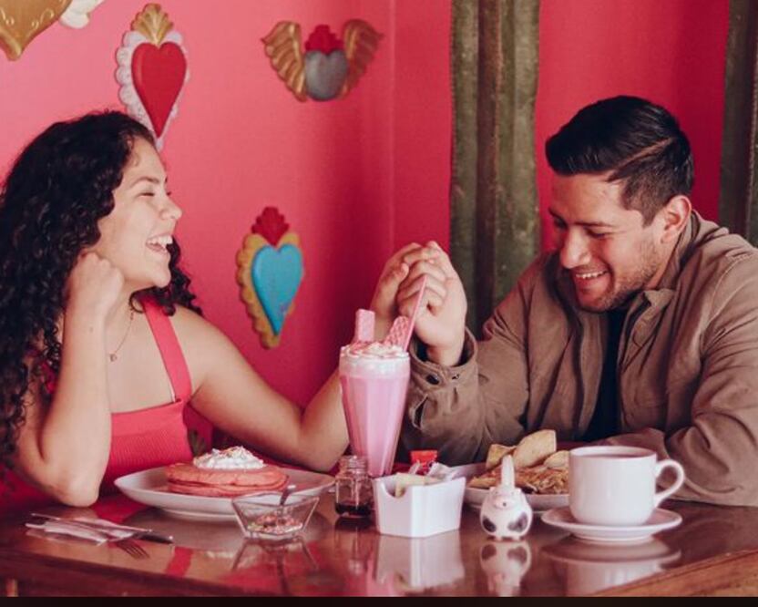 En el pueblo mágico de Chignahuapan está este sitio donde lo que comes y bebes es rosa | Foto: Instagram Casa Rosa Café Mx