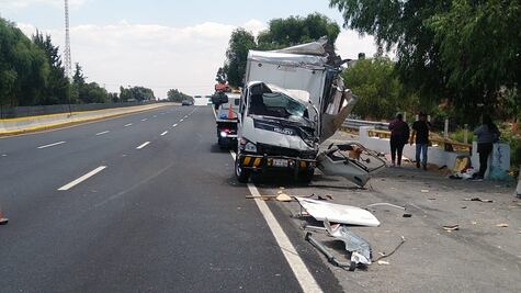 Aparatoso choque en la México-Puebla