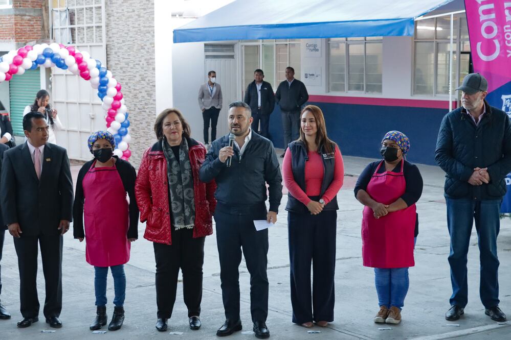 Adán Domínguez reiteró el trabajo en equipo con el gobernador Sergio Salomón | Foto: Agencia Es Imagen para El Universal Puebla