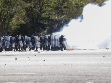Normalistas de Ayotzinapa lanzaron tráiler sin frenos contra Guardia Nacional tras enfrentamiento