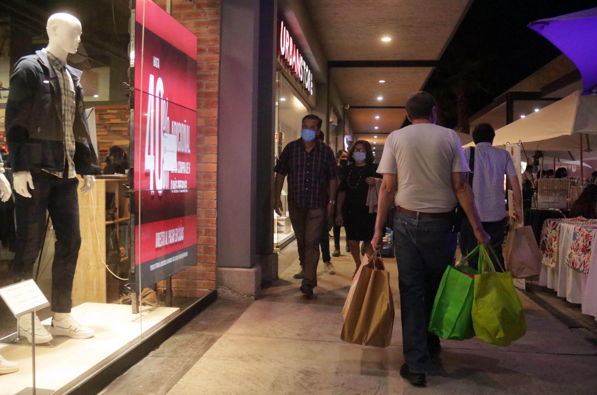 Los comercios minoristas de Puebla tuvieron un aumento de ingresos de 1.4 por ciento. Foto: Cuartoscuro