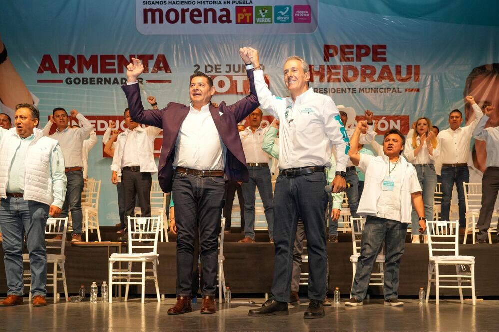 El candidato Pepe Chedraui se reunió con 5 mil maestros | Foto: Especial