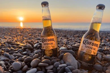 Una de las cervezas mexicanas más conocidas es Corona I Foto: Shutterstock