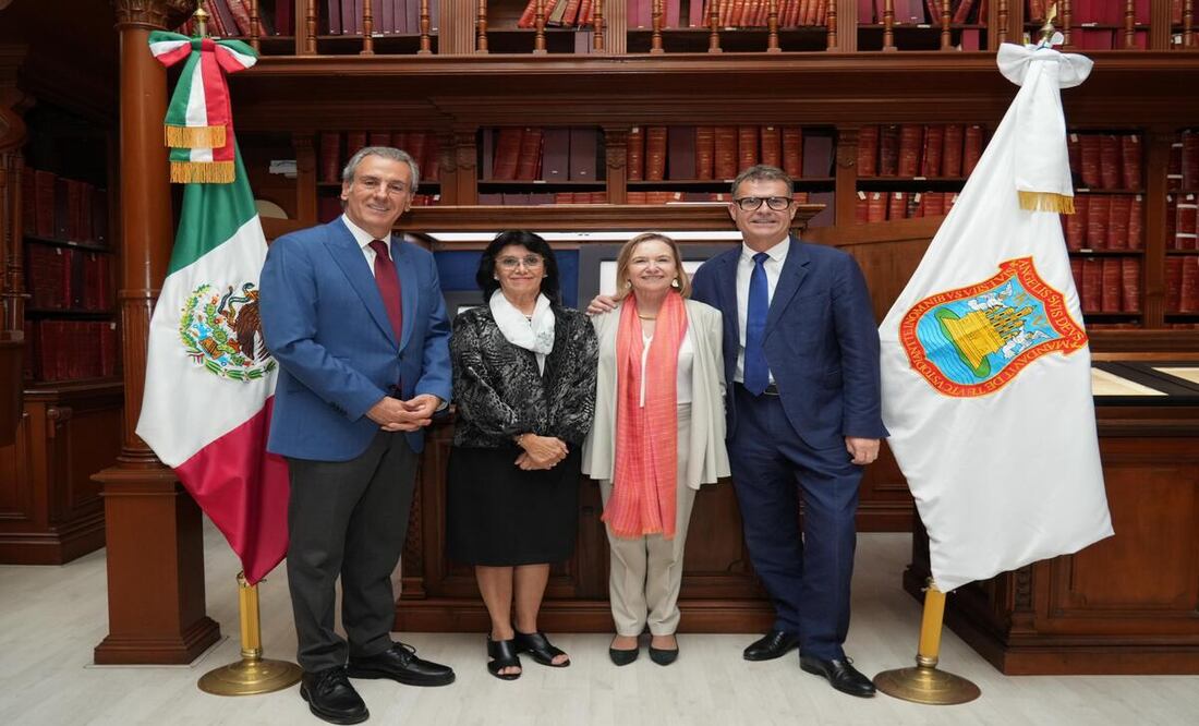 La embajadora dio detalles sobre otras reuniones que sostendrá en estos tres días en México | Foto: Ayuntamiento de Puebla