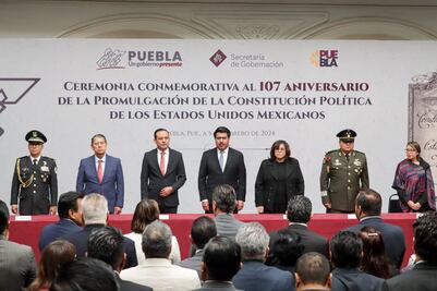 Autoridades encabezan ceremonia por el 107 Aniversario de la Constitución