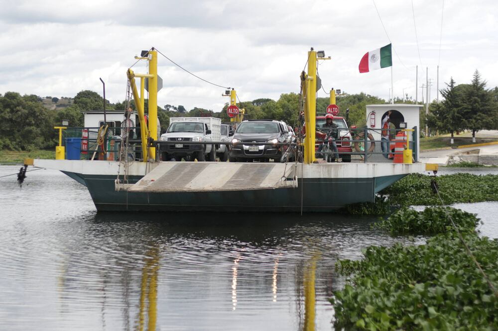 El ferry conecta a varias comunidades del sur de la ciudad de Puebla | Foto: Agencia Es Imagen para El Universal Puebla