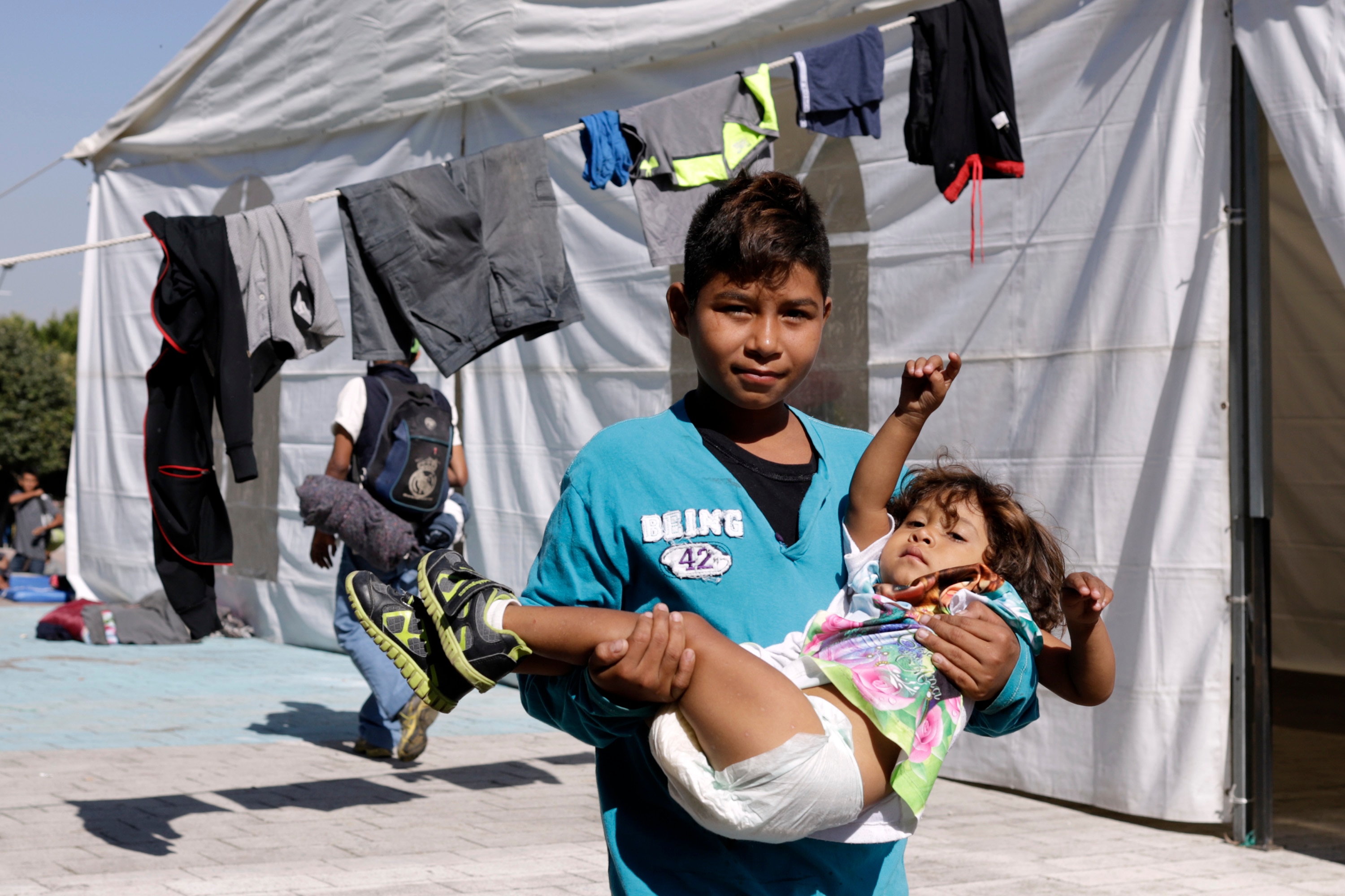 Niños migrantes podrán estudiar en escuelas de Puebla