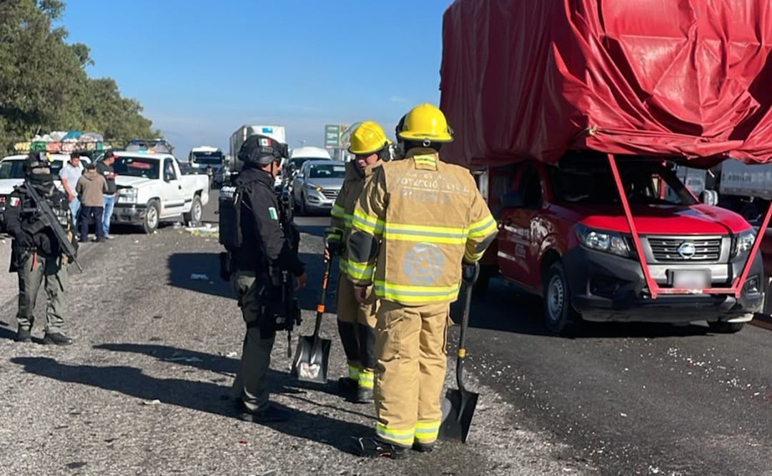 El choque múltiple provocó afectaciones a la circulación en dirección a Veracruz | Foto: PC Estatal
