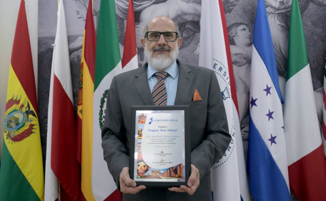 Recibe investigador BUAP premio “Gregorio Pérez Palacios” | Foto: BUAP.