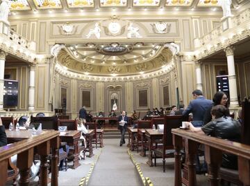 Once de 41 diputados locales piden licencia para participar en elecciones
