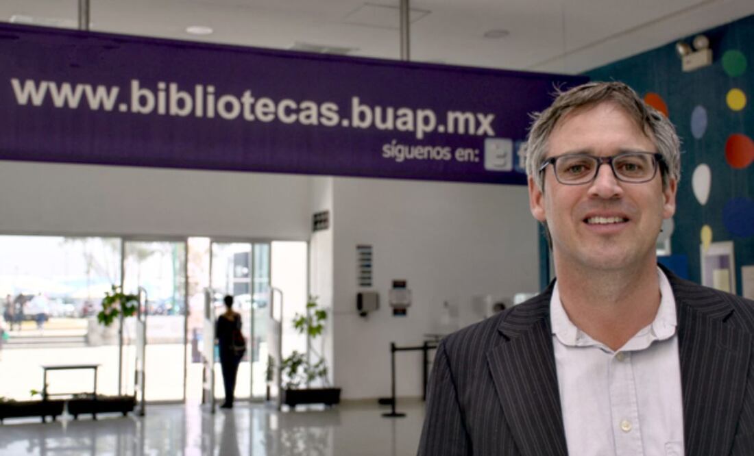 La conferencia fue impartida en el vestíbulo de la Biblioteca Central Universitaria de la BUAP. | Foto: BUAP