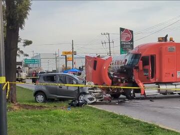 Choque entre auto y pipa en el Bulevar 18 de Noviembre deja un muerto