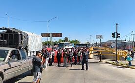 Marcha de normalistas provoca cierre de vialidades en Puebla