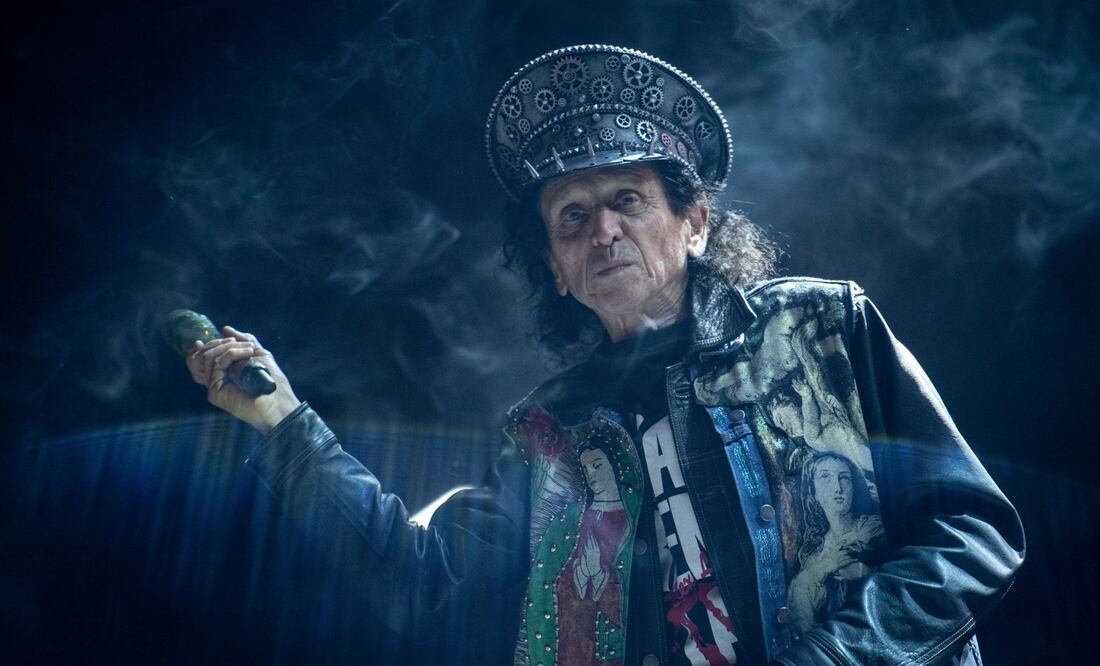 Alex Lora en un concierto en 2022. Foto: Cuartoscuro