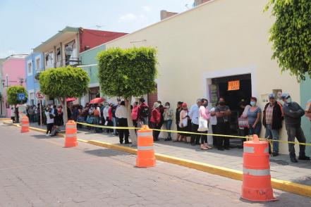 Pensión Bienestar: un suplicio para los adultos mayores que cobran en ventanilla