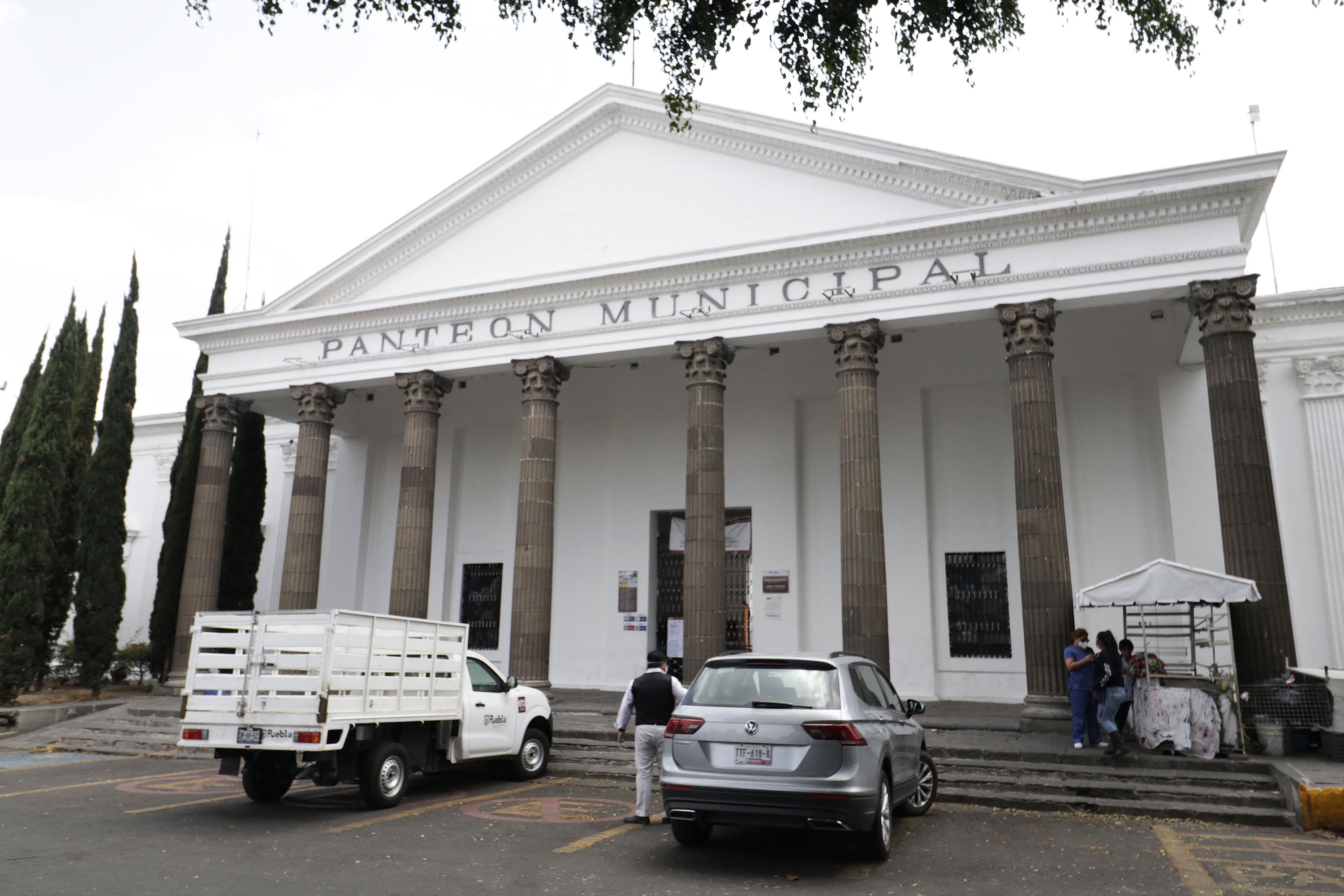 Recuperación de fosas en Panteón Municipal de Puebla tiene avance del 39.5%