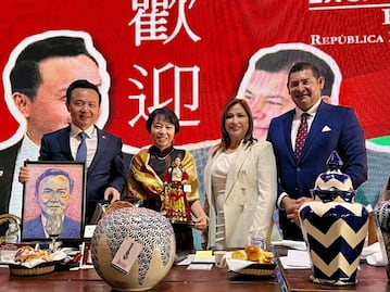 Alejandro Armenta se reúne con el embajador de China, Zhang Run