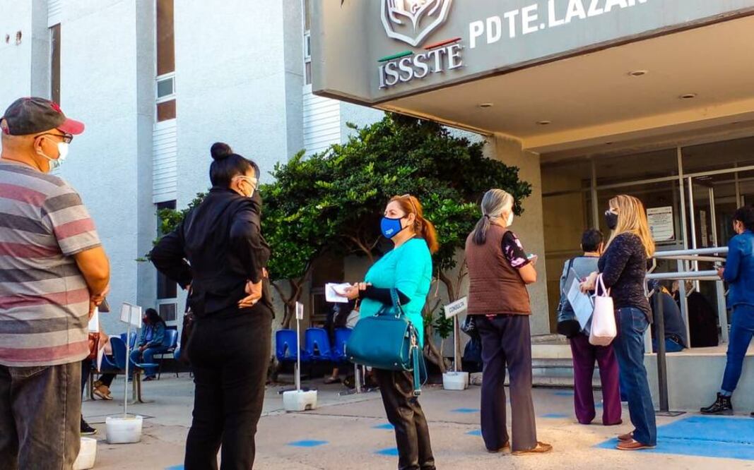Según el Artículo 29 del Diario Oficial de la Federación (DOF), la licencia prejubilatoria implica el pago equivalente a tres meses de sueldos y salarios para las personas que están por retirarse de su vida laboral.
Foto: Producción El Universal Puebla